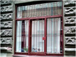 Распашные металлические решётки на окна в Перми