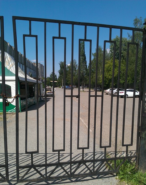 Стальные ворота в Перми